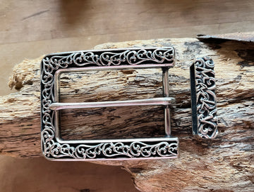 Wechselschnalle elegant verziert, silberfarben leicht geschwärzt 6,5x8cm, massiv Metall. Passend für Gürtel bis 4cm Breite