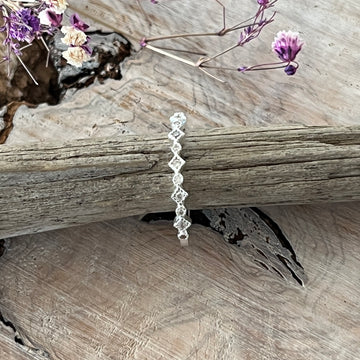 Ring 925 Sterlingsilber mit hübschen Zirkonia