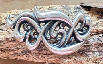 Wechselschnalle wunderschön geschwungen, silberfarben leicht geschwärzt 5,5x10cm, massiv Metall. Passend für Gürtel bis 4cm Breite