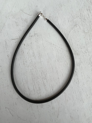 Kautschuk-Kette 4mm mit Karabiner 925 Sterlingsilber ohne Anhänger