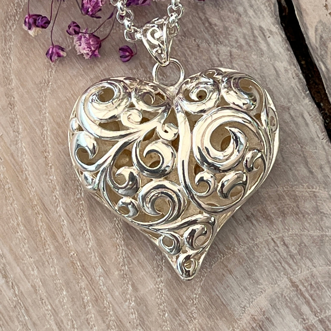 Herz mit 2 wunderschönen Seiten 925 Sterlingsilber sehr massiv gearbeitet 39x39mm