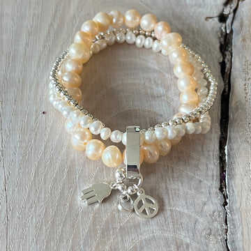 ein Perlenarmband Lachs-rosa 8mm ein Perlenarmband weiss 5mm und ein 925 Sterlingsilber Kugelarmband mit Verschluss zum öffnen mit einem Anhänger Hand Shiva