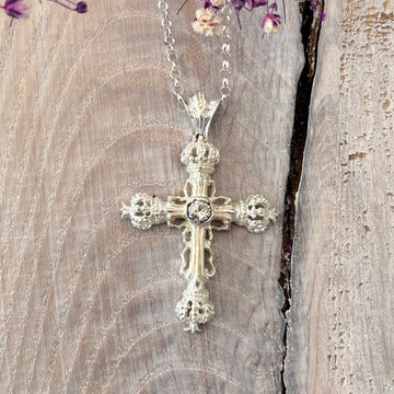 Wunderschönes Kreuz mit Kronen und Zirkoniasteinen 925 Sterlingsilber 41mmx34mm AH152