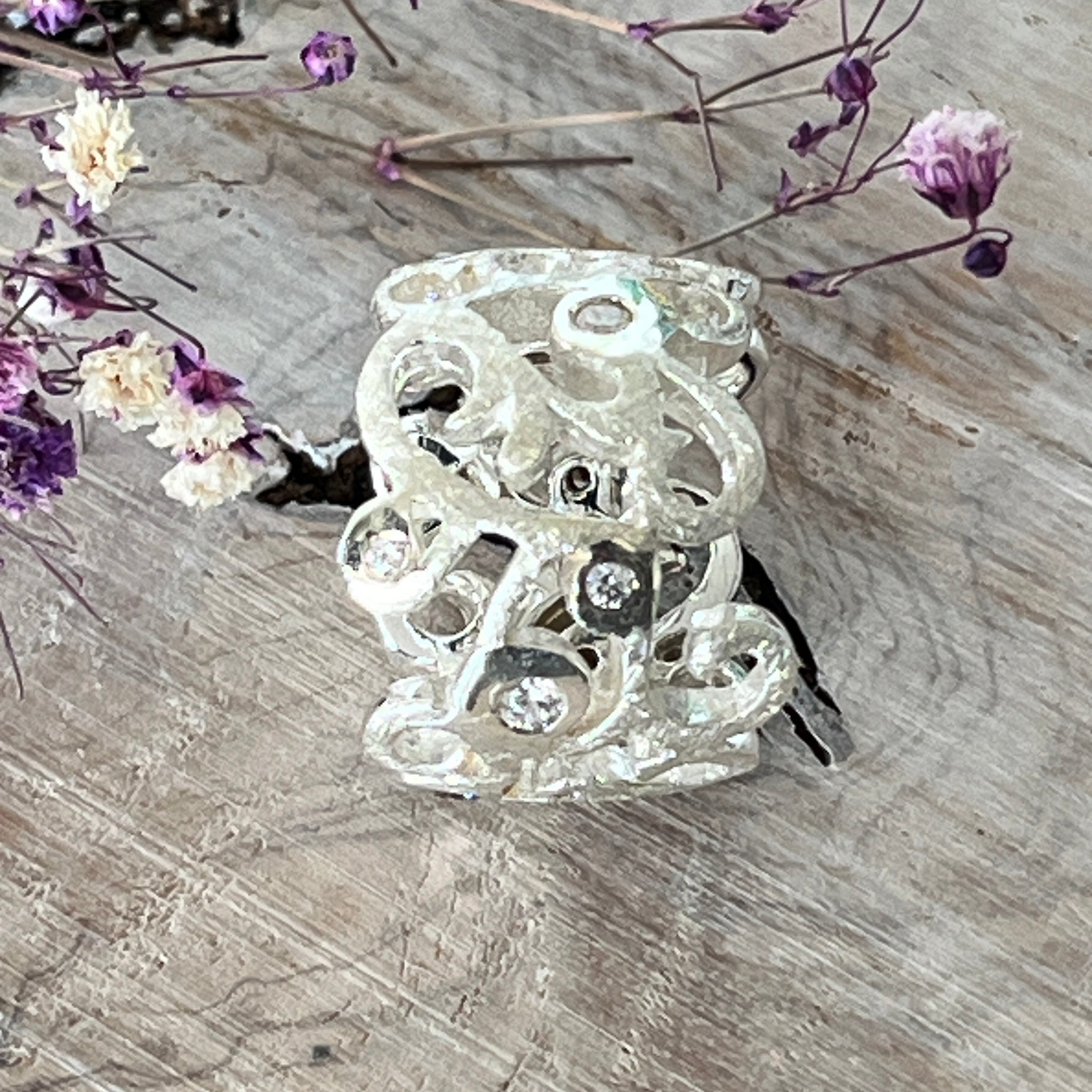 Ring 925 Sterlingsilber mit vielen  Zirkoniasteinen