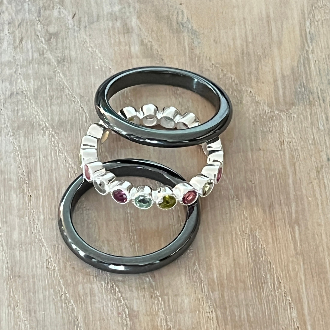 Ring Kombi je 3,5mm bestehend aus 3 Ringen facettierter Turmalin und 2x Hämatit