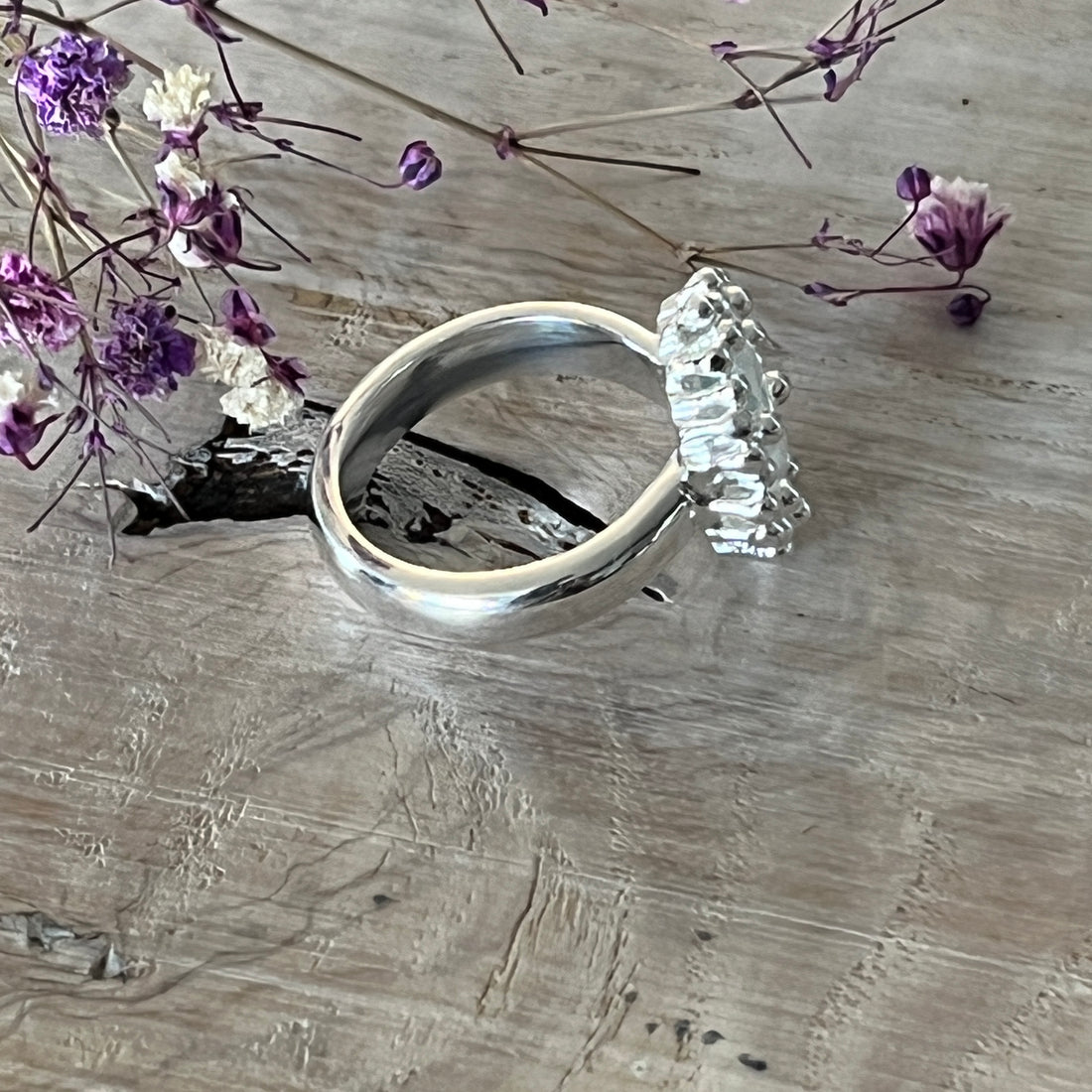Ring 925 Sterlingsilber mit Regenbogen Mondstein Ringbreite 4,5mm oben 16x14mm