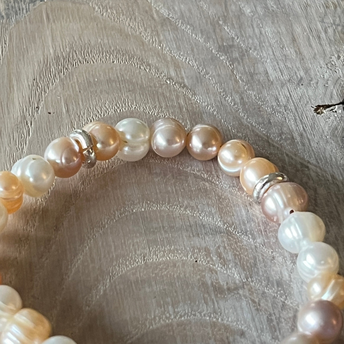 1 Armband Süsswasserperle 3 Farbig 8mm, 2 kleine 925 Silberteilchen, ein 925 Sterlingsilber Tropfen 2ox10mm.