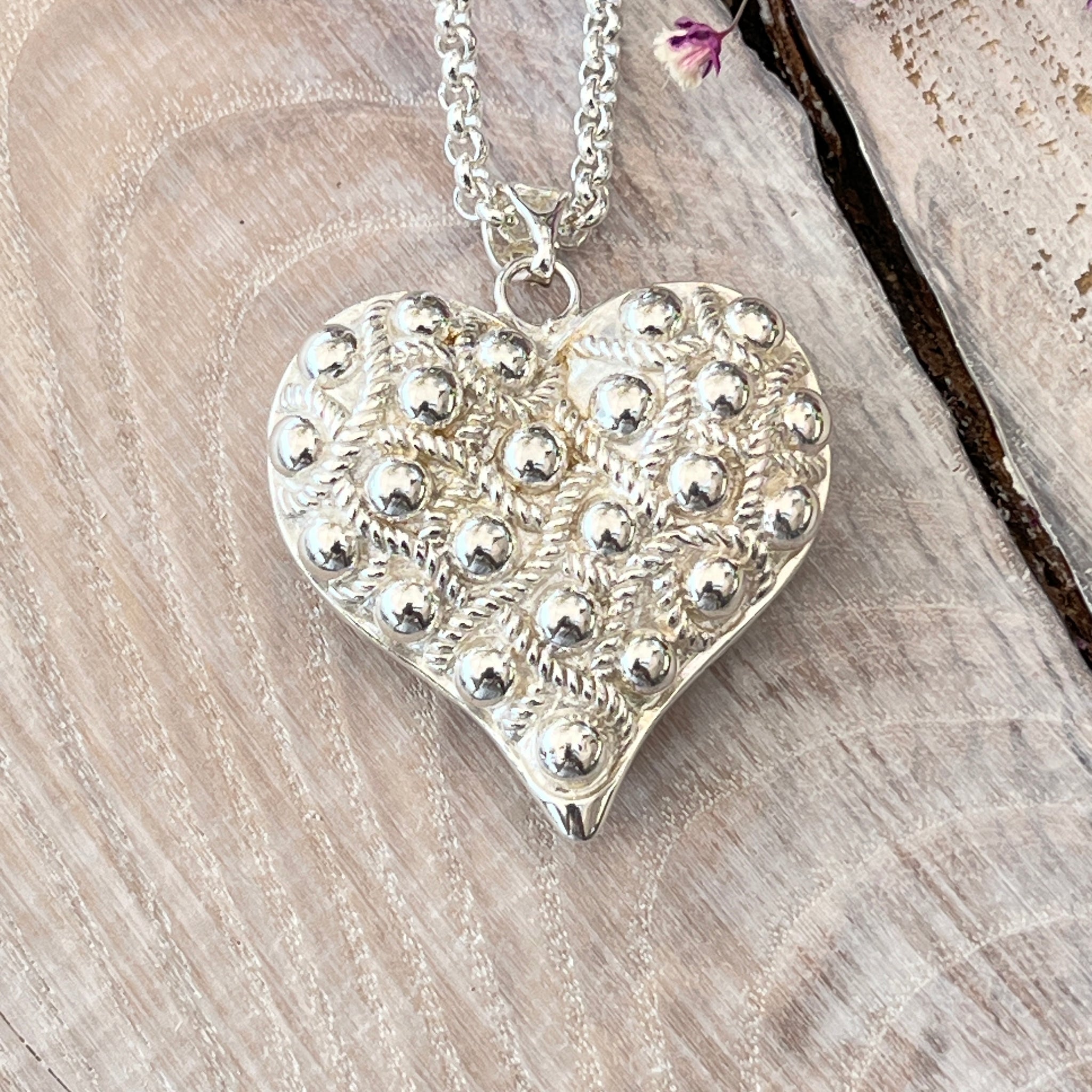 Herz mit 2 wunderschönen Seiten 925 Sterlingsilber sehr massiv gearbeitet 39x39mm