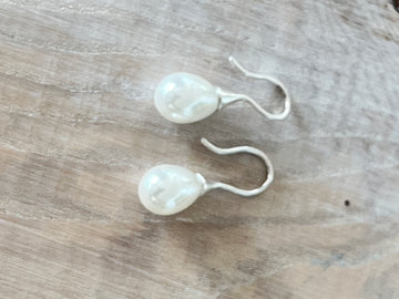 Ohrhänger Muschelkernperle weiss 16x12mm in 925 Sterlingsilber glatt glänzend