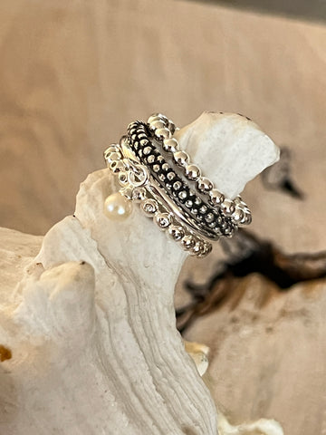 Ring Kombi je 3mm bestehend aus 4 Ringen mit Süsswasserperle