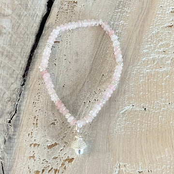 1 Armband Rosenquarz 3mm mit Silberkügeli und einem süssen Anhänger Eichel 925 Sterlingsilber an einem kleinen Karabiner