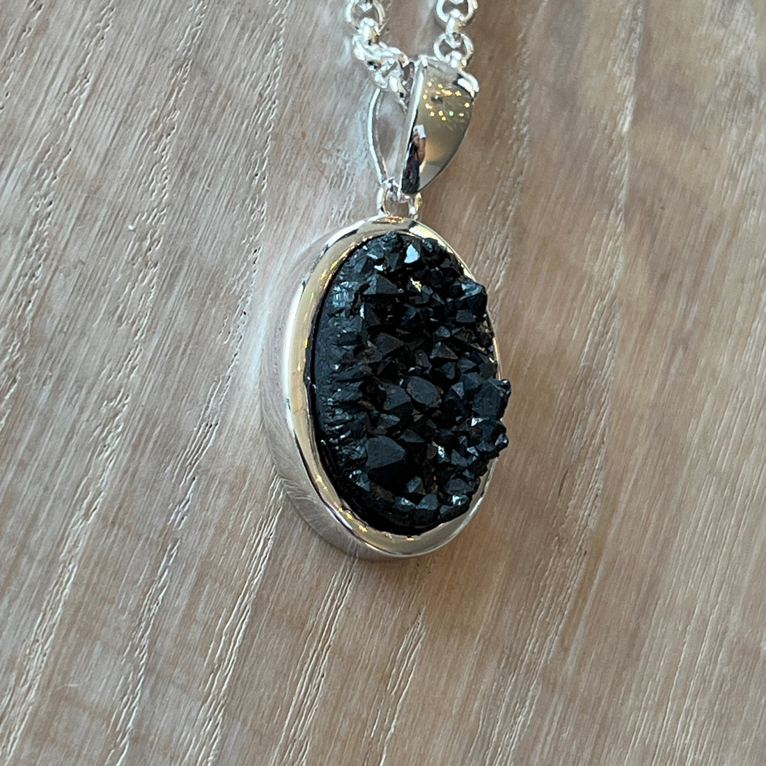 Massiver wunderschöner Anhänger mit kristalisiertem Achat 26x20mm