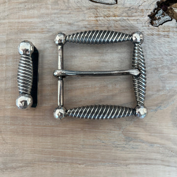 Wechselschnalle klassisch, gedrehte Optik silberfarben 6cm. Passend für alle Gürtel bis 4cm Breite. Massiv Metall