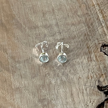 Ohrstecker 5mm 925 Sterlingsilber mit echtem blauen Topas